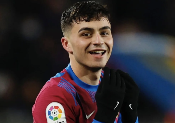 博星优配 世体：佩德里、克劳迪娅·皮娜荣膺2025年度“巴萨球员奖”