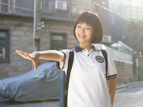 骆驼优配门店 40岁了还能演学生的女明星，我只服这5位，完全不用装嫩，天生就很显年轻